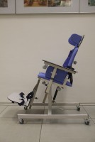 Учебное место учащегося с нарушением ОДА (р. гр. 0,90-1,15 м, столешница из фанеры) - fgospostavki.ru - Выкса